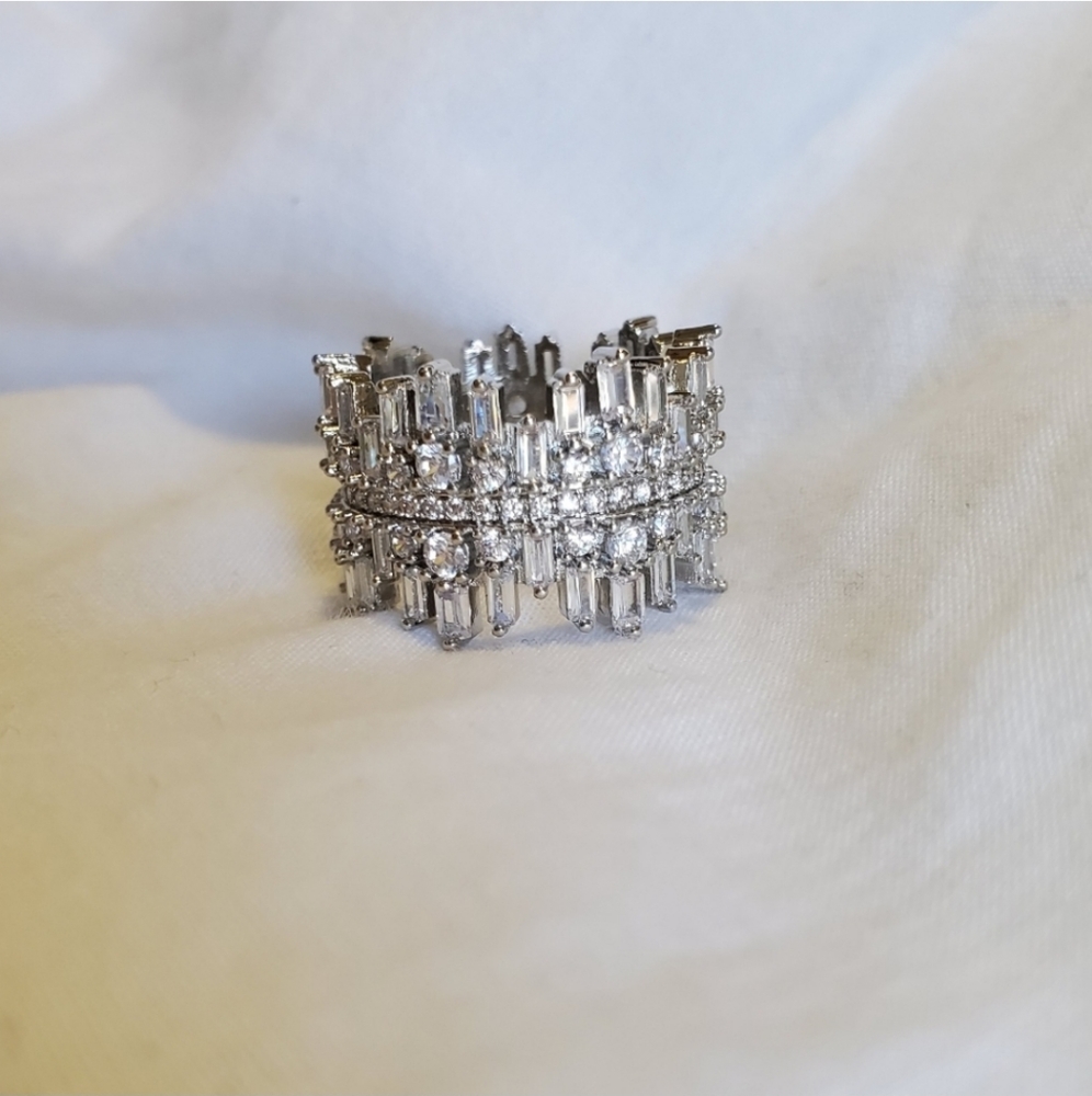 New Elegant Wide Wedding/Engagement Ring - Picture 10 of 12